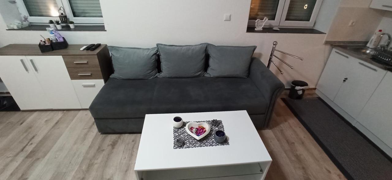 Helly'S Apartman - Self Check-In - Яйце Экстерьер фото