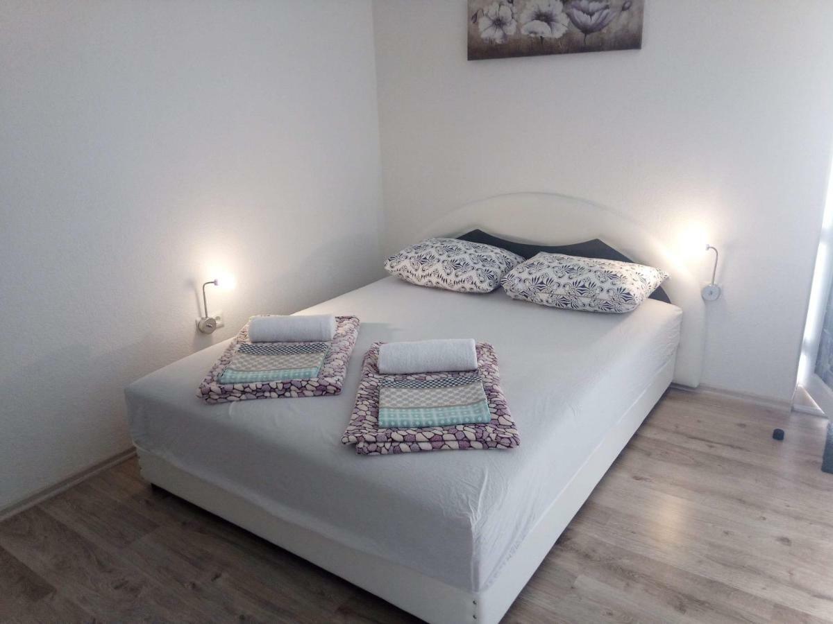 Helly'S Apartman - Self Check-In - Яйце Экстерьер фото